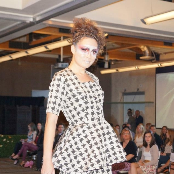 Meet your Posher, Deanne - Picture 2 of 12